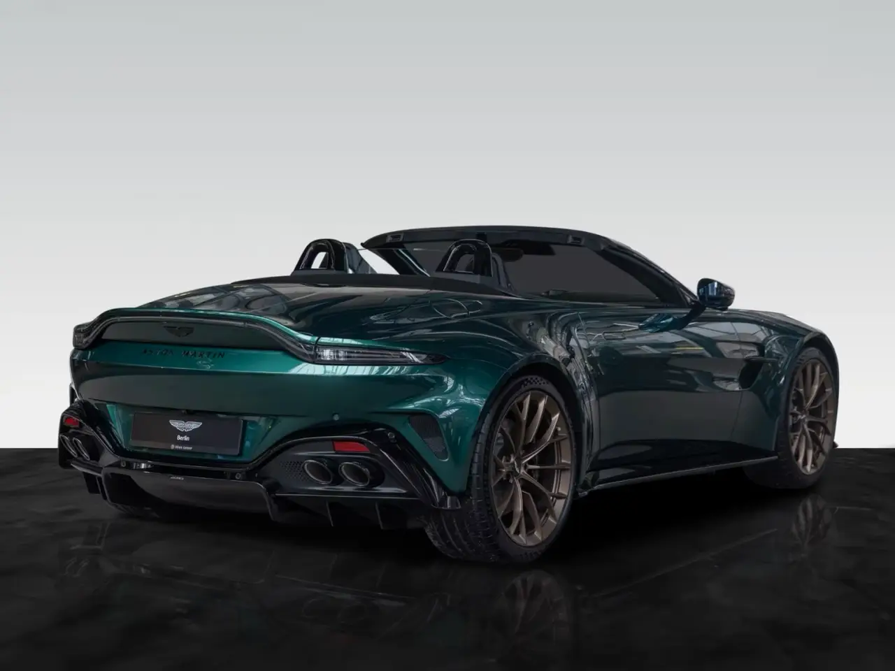 Aston Martin Vantage V8 Spider 2026, dashboard — Milan Luxury Cars, Milan. The 2026 Aston Martin Vantage V8 Spider pairs a 665 hp V8 with a two-seat, open-top…