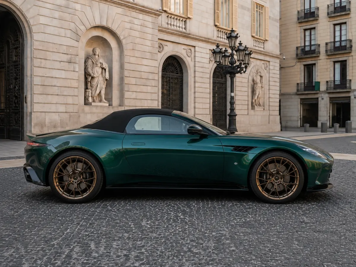 Aston Martin Vantage V8 Spider 2026, front view — Milan Luxury Cars, Milan. The 2026 Aston Martin Vantage V8 Spider pairs a 665 hp V8 with a two-seat, open-top…