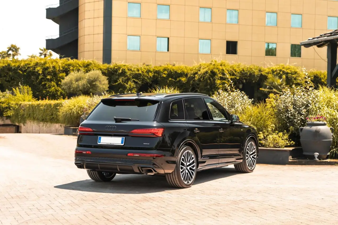 Audi Q7 50 TDI S-Line Edition 2025, dashboard — Milan Luxury Cars, Milan. The 2025 Audi Q7 50 TDI S-Line Edition brings a diesel-tuned 286 hp drivetrain to a cabin…