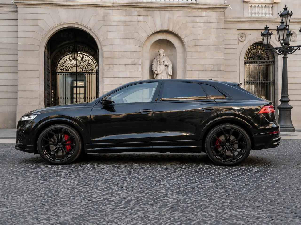 Audi Q8 2025, interior — Milan Luxury Cars, Milan. The 2025 Audi Q8 pairs a 340 hp drivetrain with a five-seat cabin that stays composed on…