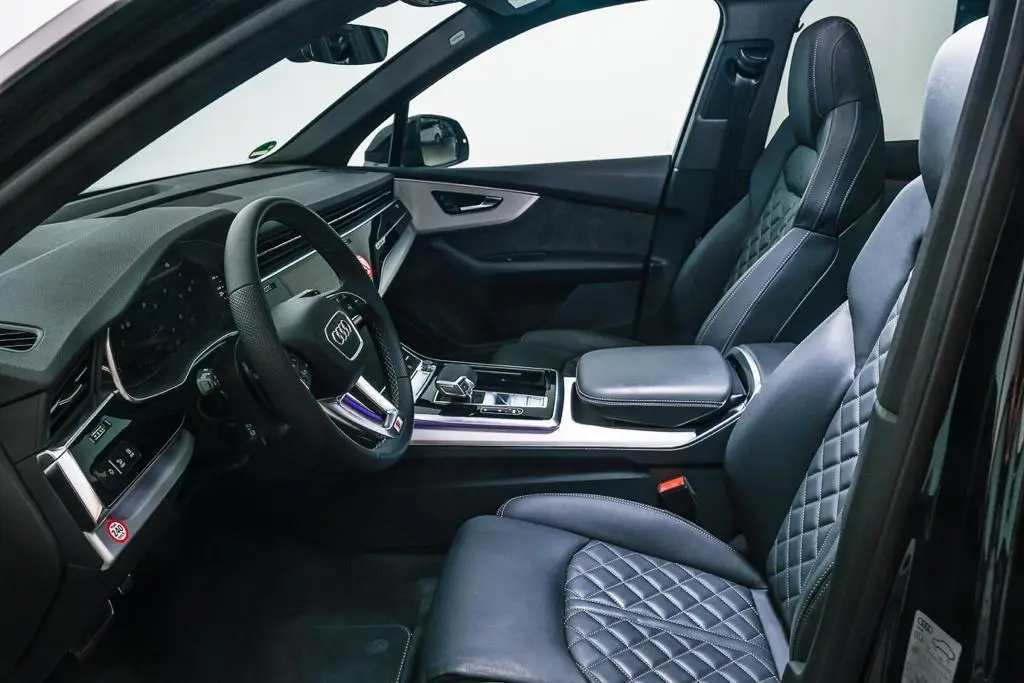 Audi SQ7 2025, dashboard — Milan Luxury Cars, Milan. The 2025 Audi SQ7 pairs 507 hp with seven seats, a combination that suits clients who…