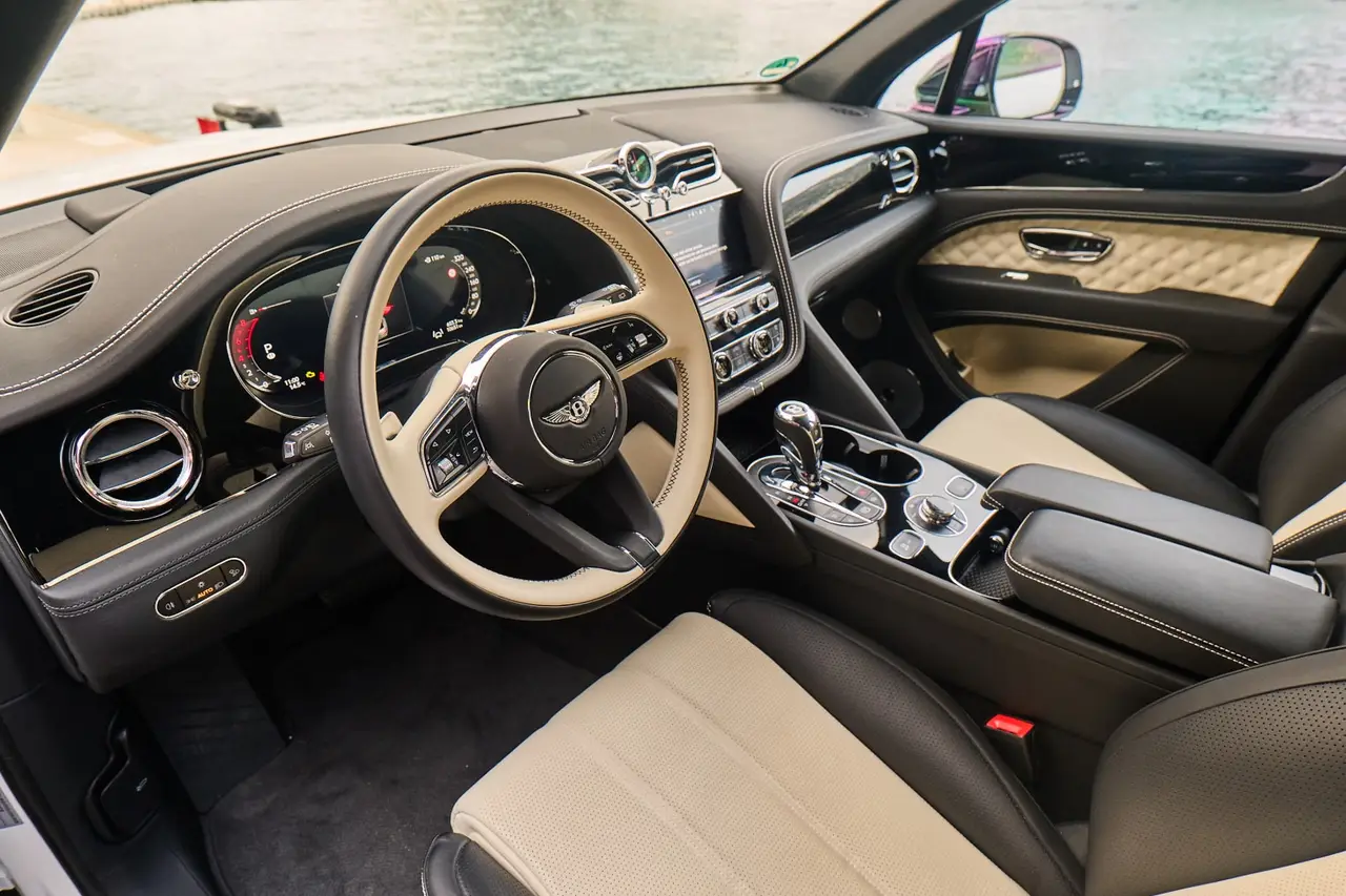Bentley Bentayga V8-S 2024, rear view — Milan Luxury Cars, Milan. The 2024 Bentley Bentayga V8-S pairs a 550 hp V8 with the full-size presence of Bentley's…