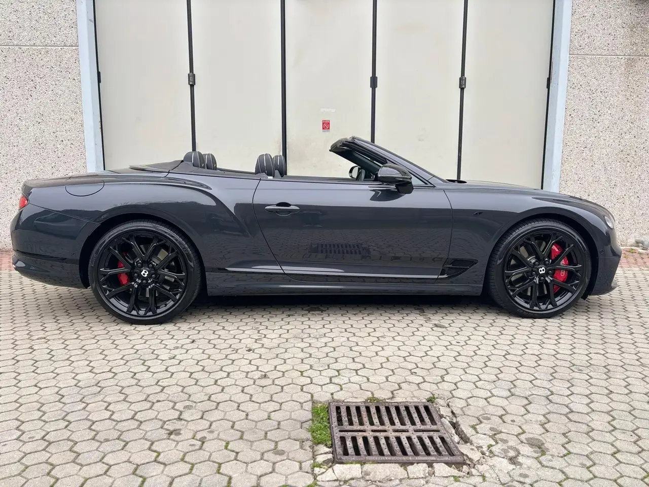 Bentley Continental GTC S V8 2025, exterior — Milan Luxury Cars, Milan. The 2025 Bentley Continental GTC S V8 pairs a 550 hp engine with a four-seat cabin,…