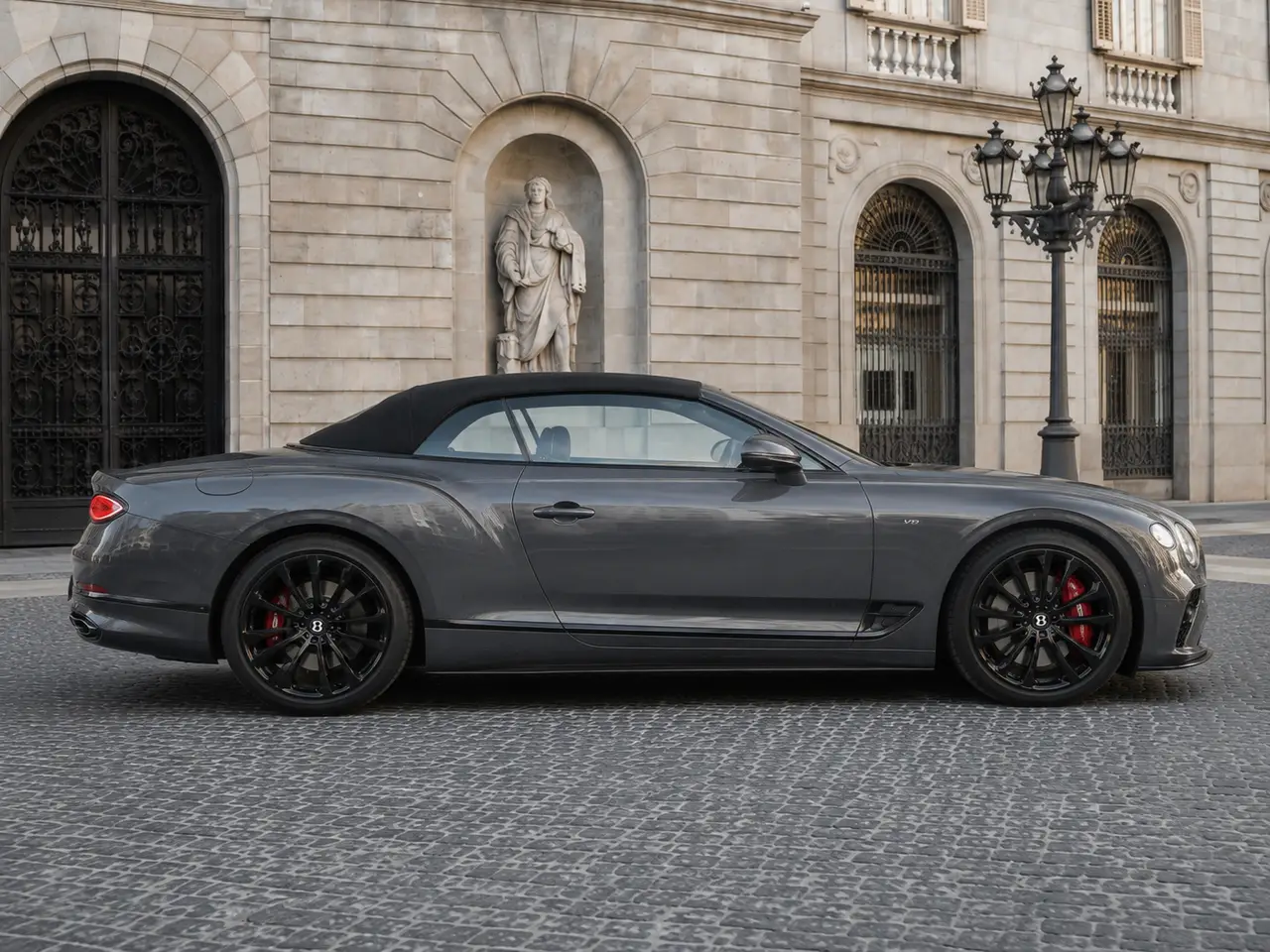 Bentley Continental GTC S V8 2025, front view — Milan Luxury Cars, Milan. The 2025 Bentley Continental GTC S V8 pairs a 550 hp engine with a four-seat cabin,…