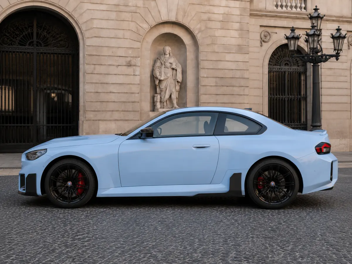 BMW M2 2024, esterno — Milan Luxury Cars, Milano. La BMW M2 del 2026 è una coupé sportiva compatta che unisce i 460 CV del suo propulsore a…