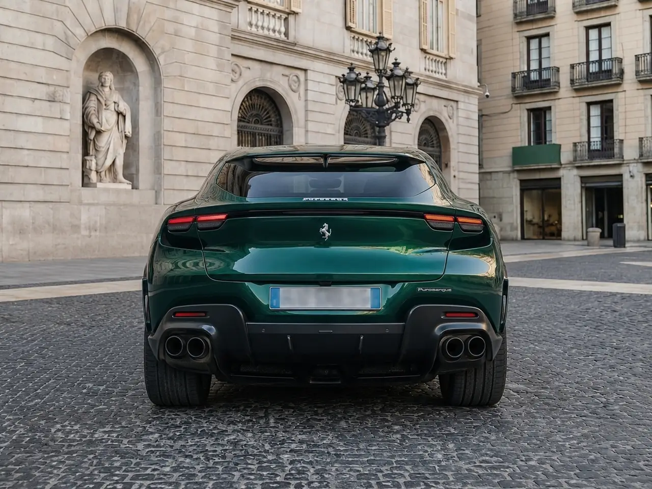 Ferrari Purosangue Atelier 2025, vista posteriore — Milan Luxury Cars, Milano. La Ferrari Purosangue Atelier del 2025 porta in strada 715 CV distribuiti su una…