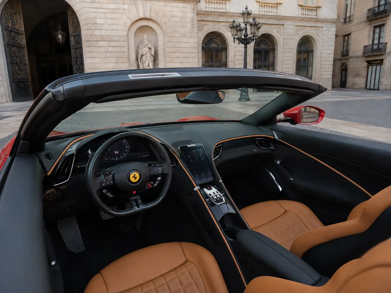 Ferrari Roma Spider 2024, interni — Milan Luxury Cars, Milano. La Ferrari Roma Spider 2024 è una due posti pensata per chi guida per il piacere della…