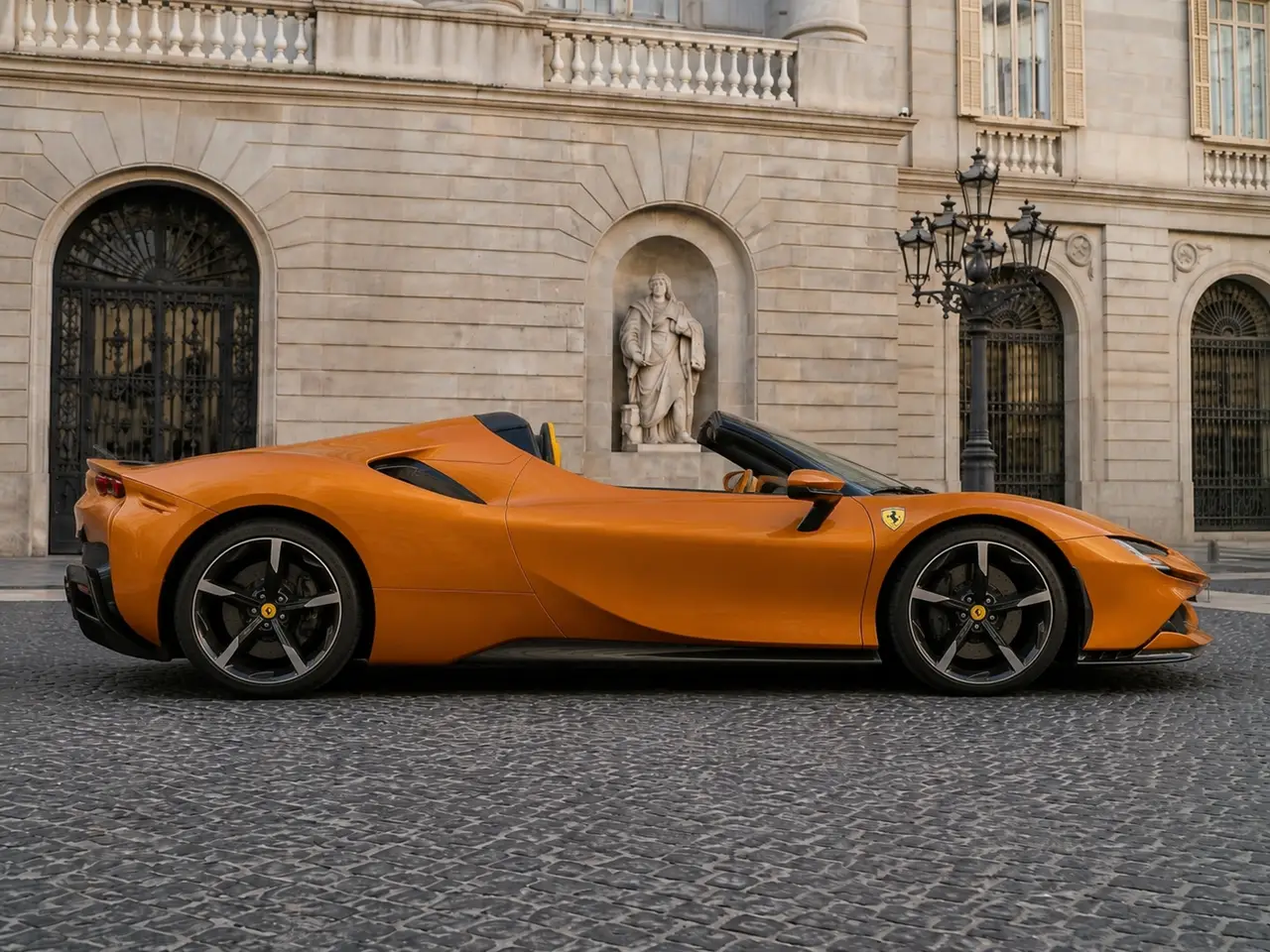 Ferrari SF90 Spider Tailor Made 2025, vista frontale — Milan Luxury Cars, Milano. La Ferrari SF90 Spider Tailor Made porta in strada 986 cavalli distribuiti su una…