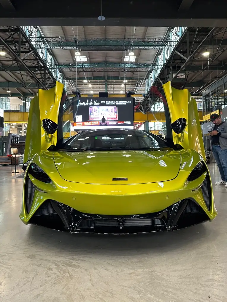 McLaren Artura Spider 2024, exterior — Milan Luxury Cars, Milan. The McLaren Artura Spider pairs a lightweight carbon structure with a hybrid V6 layout,…