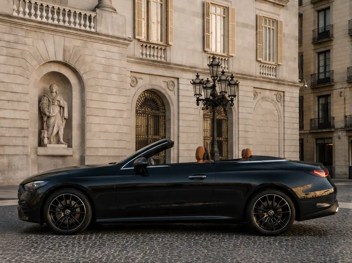 Mercedes Benz CLE 300 Cabriolet AMG Premium 2025, exterior — Milan Luxury Cars, Milán. El Mercedes Benz CLE 300 Cabriolet AMG Premium 2025 ocupa un espacio muy concreto en la…