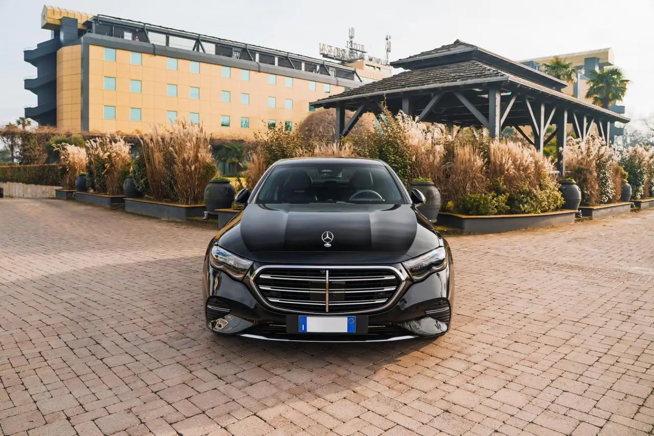 Mercedes Benz E-klasse 220d Premium Plus 2026, front view — Milan Luxury Cars, Milan. The 2026 Mercedes Benz E-Klasse 220d Premium Plus is built for composed, unhurried…