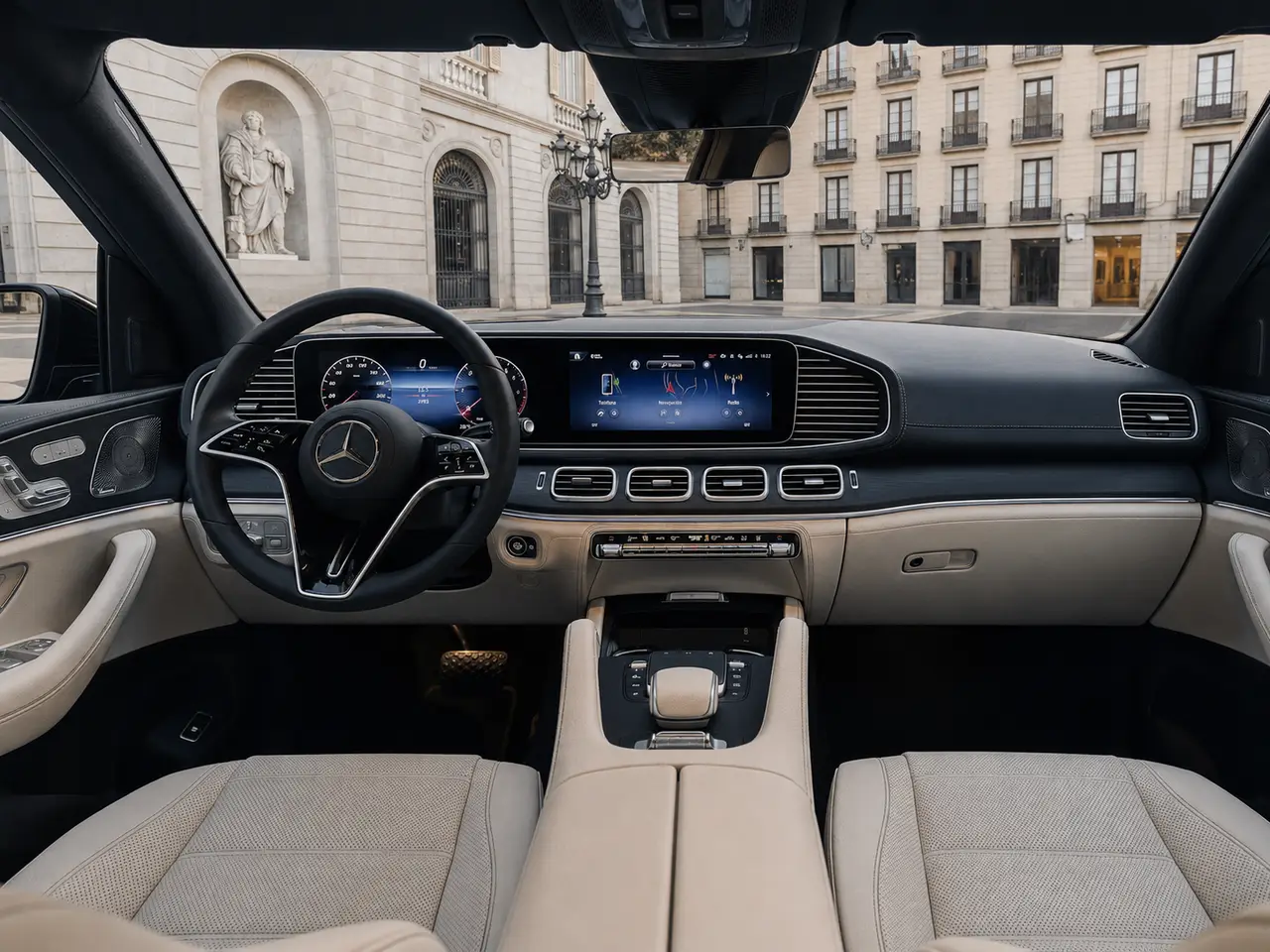 Mercedes Benz GLE 450 AMG 2024, interior — Milan Luxury Cars, Milán. El Mercedes Benz GLE 450 AMG combina el porte alto de un todoterreno con la firmeza…
