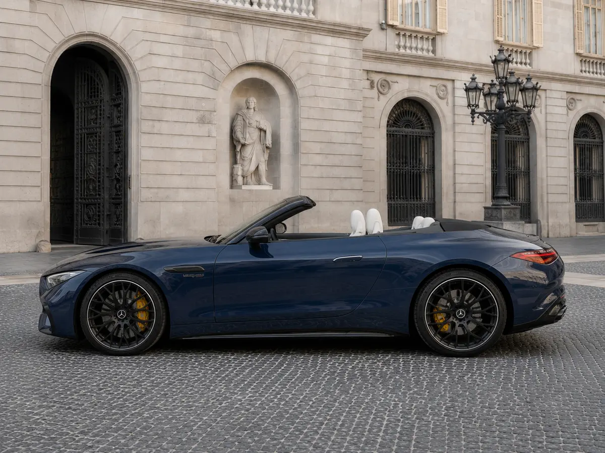 Mercedes Benz SL 63 AMG 2025, exterior — Milan Luxury Cars, Milan. The 2025 Mercedes Benz SL 63 AMG pairs a 585 hp V8 with four-seat practicality, a…