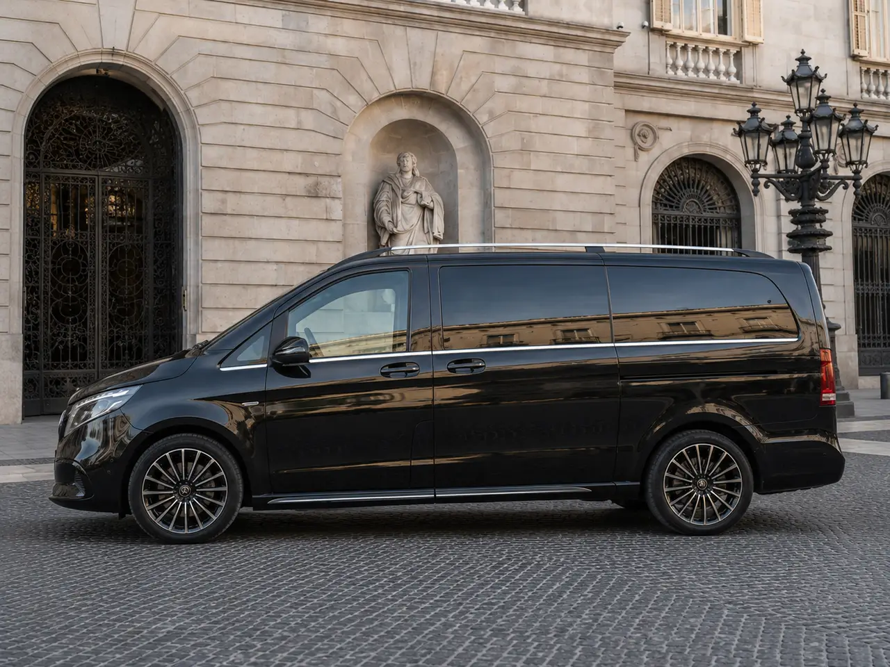 Mercedes Benz V300 4x4 XL Exclusive 7 seats 2025, exterior — Milan Luxury Cars, Milan. The Mercedes Benz V300 4x4 XL Exclusive is built for groups and families who need space…