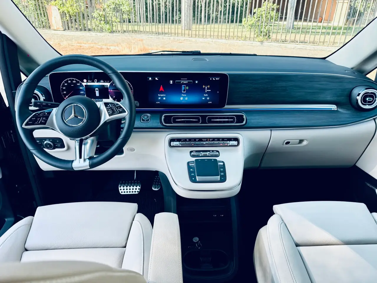 Mercedes Benz V300 4x4 XL VIP (Captain, 7 seat) 2025, rear view — Milan Luxury Cars, Milan. The Mercedes Benz V300 4x4 XL VIP brings a different kind of comfort to a rental fleet…
