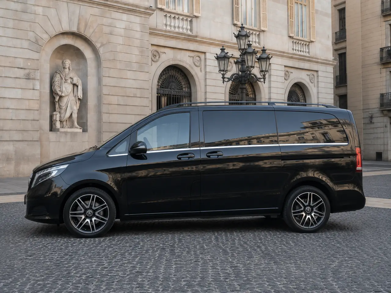 Mercedes Benz V300 8 seats 2025, exterior — Milan Luxury Cars, Milan. The Mercedes Benz V300 answers a specific need: moving a full group of up to eight…
