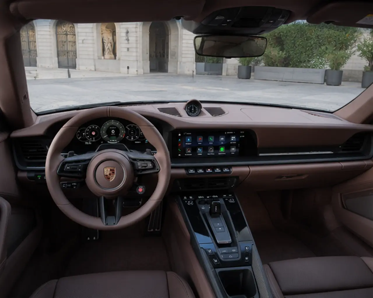 Porsche 911 992 Carrera Turbo S Cabrio 2026, interior — Milan Luxury Cars, Milán. El Porsche 911 992 Carrera Turbo S Cabrio 2026 combina la contundencia mecánica que…