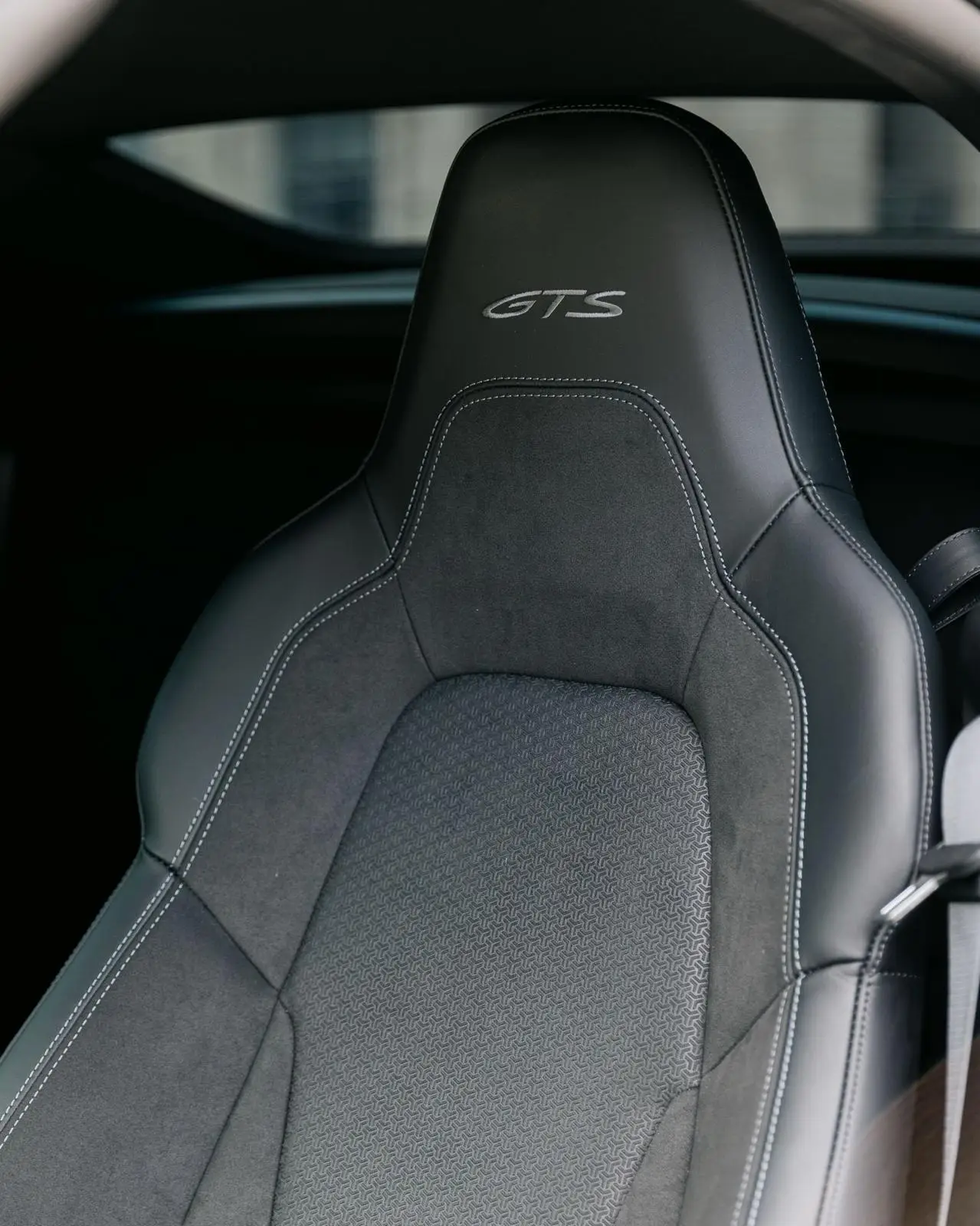 Porsche Carrera Spyder 992,2 GTS 2025, rear view — Milan Luxury Cars, Milan. The 2025 Porsche Carrera GTS Spyder (992.2) pairs a 541 hp flat-six with an open roof,…