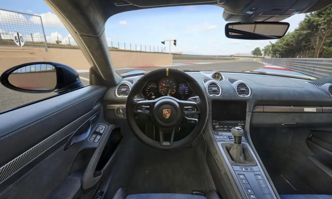 Porsche GT4 RS 2024, exterior — Milan Luxury Cars, Milan. The 2024 Porsche GT4 RS is not a car for gliding between meetings — it is a two-seat, 500…