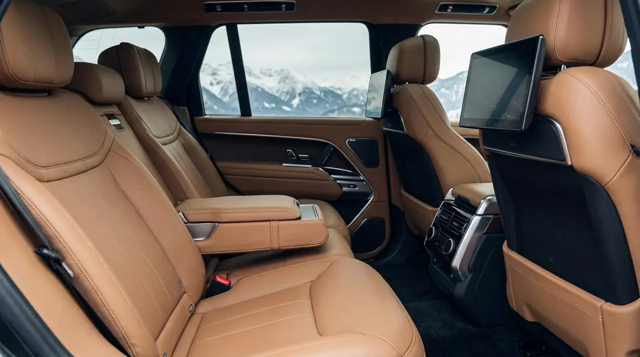 Rover Range Rover Autobiography P530 2026, dashboard — Milan Luxury Cars, Milan. The 2026 Range Rover Autobiography P530 is the choice for clients who want presence…