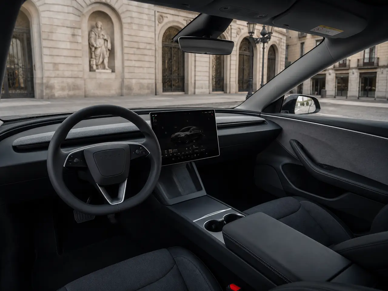 Tesla Model 3 Performance 2026, interior — Milan Luxury Cars, Milán. El Tesla Model 3 Performance 2026 plantea una alternativa distinta dentro de la flota:…
