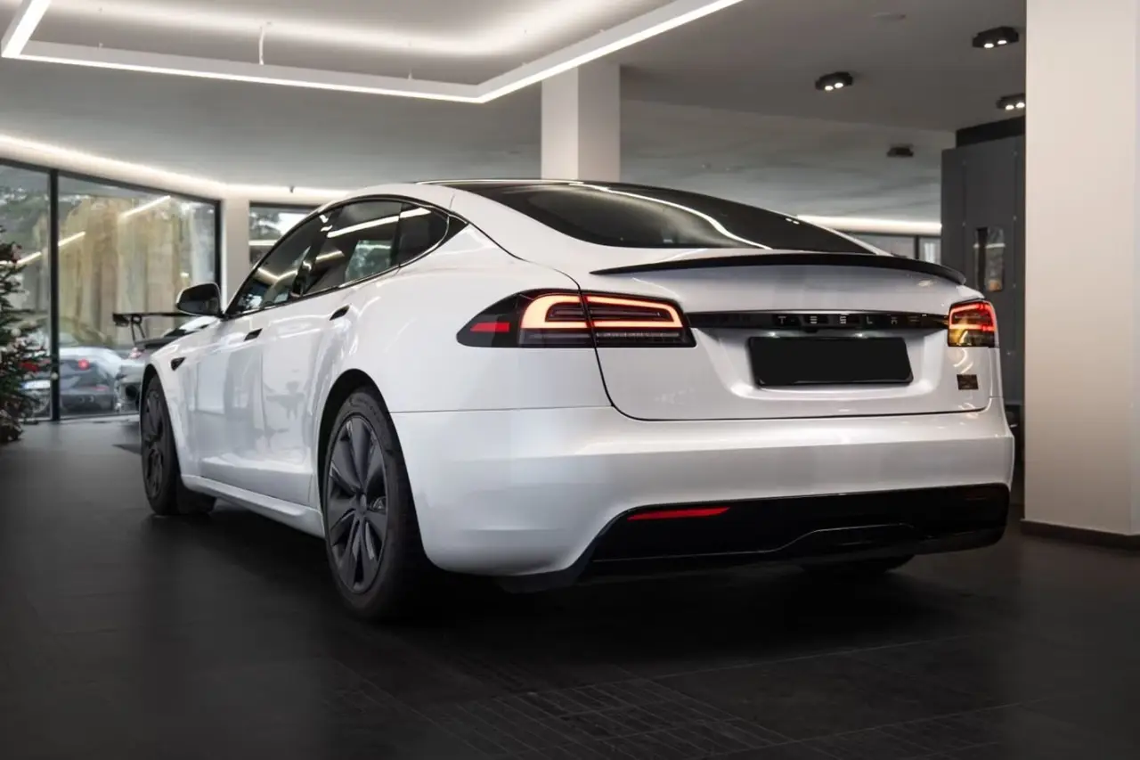 Tesla Model S Plaid 2025, dashboard — Milan Luxury Cars, Milan. The 2025 Tesla Model S Plaid brings 1020 hp and a five-seat cabin to a segment usually…